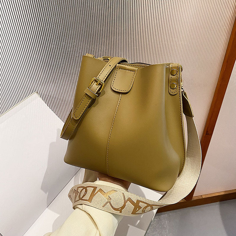 Women's Wide Shoulder Bag