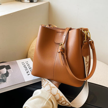 Women's Wide Shoulder Bag