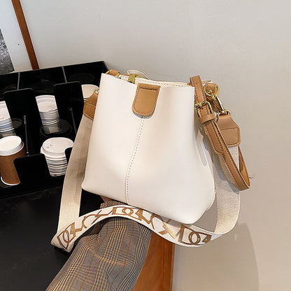 Women's Wide Shoulder Bag